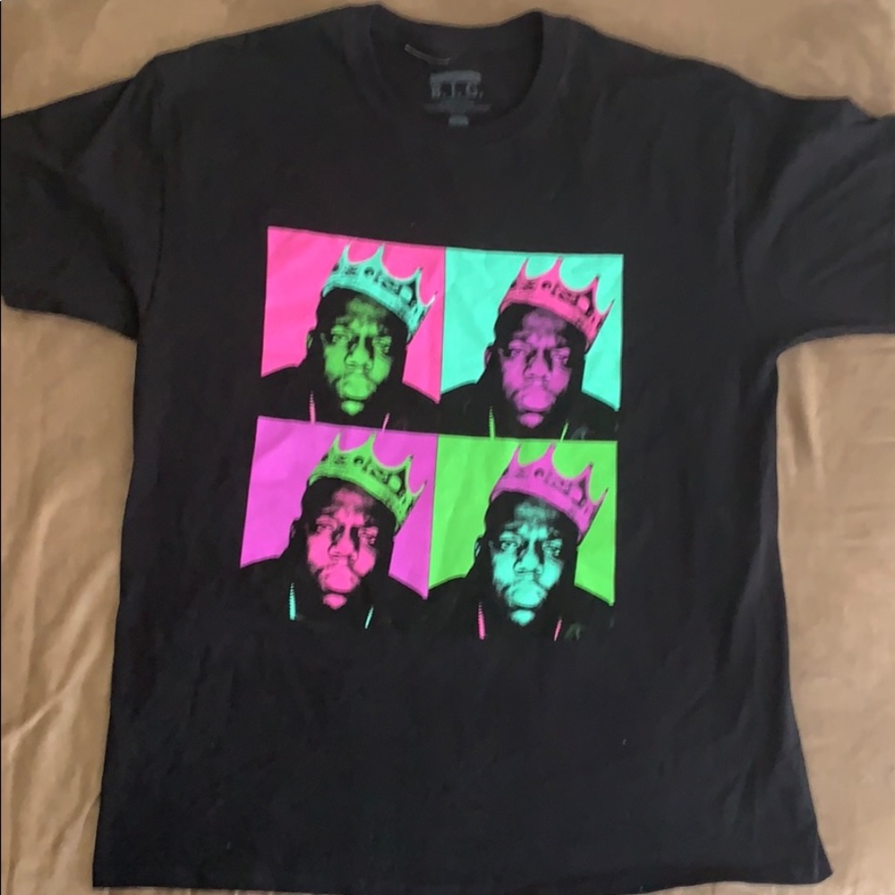 black t shirt